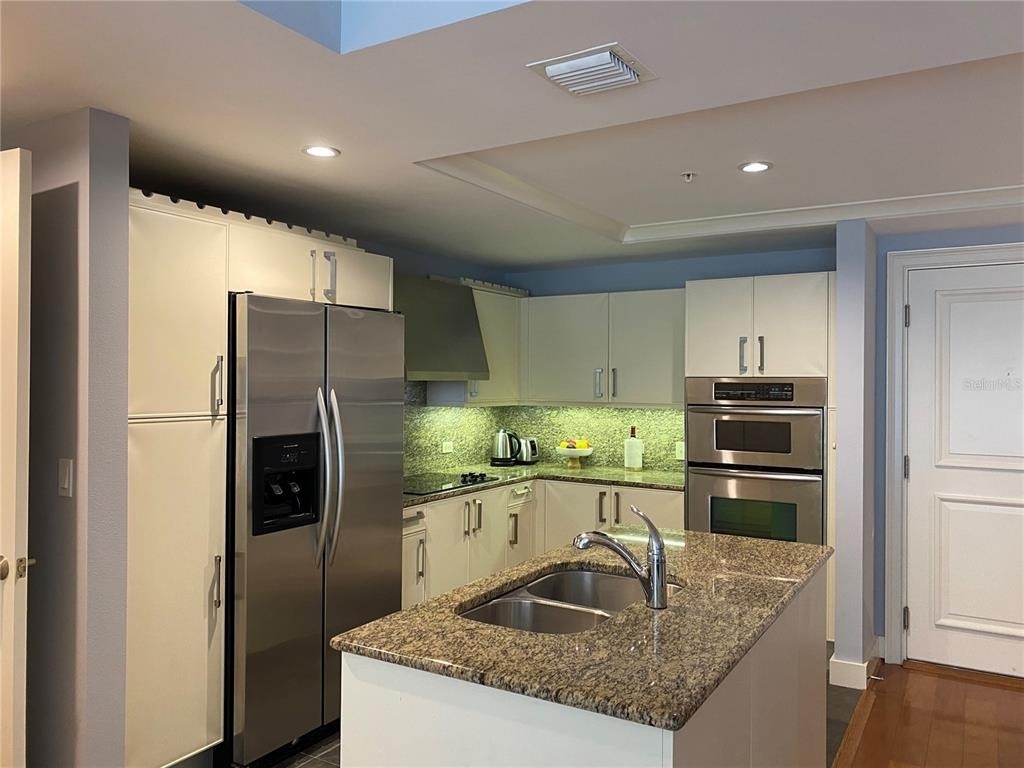 1350 Main Street - Photo 6