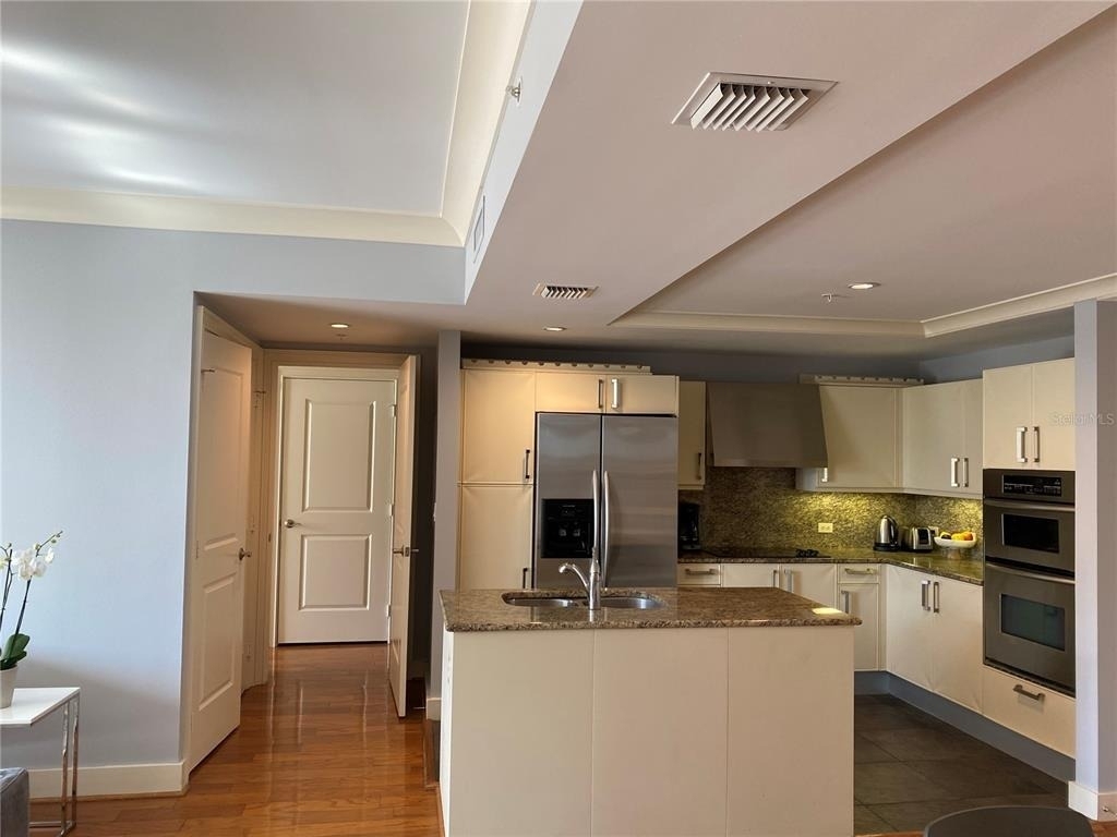 1350 Main Street - Photo 7