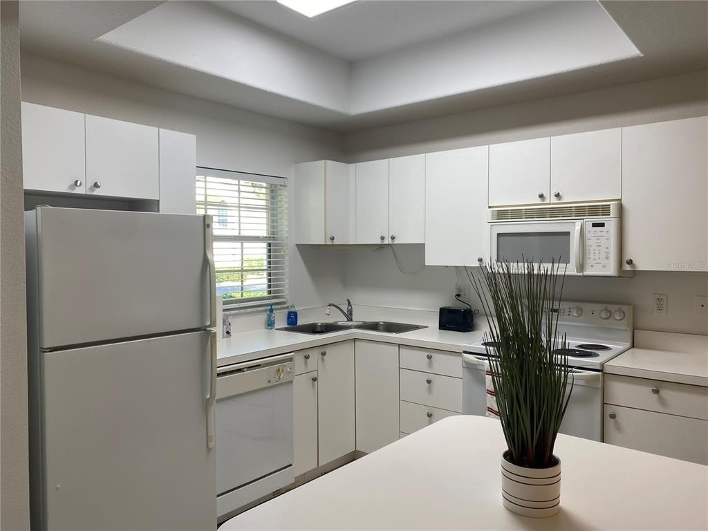 8375 Glenrose Way - Photo 3