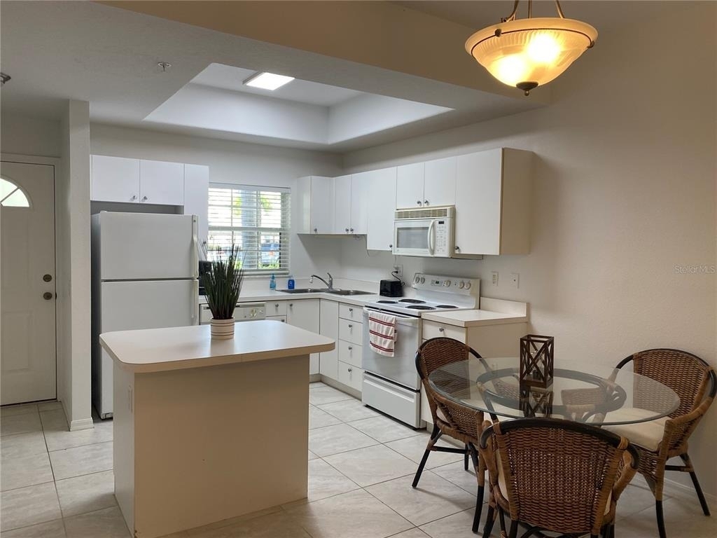 8375 Glenrose Way - Photo 4