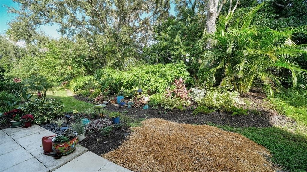 8375 Glenrose Way - Photo 23