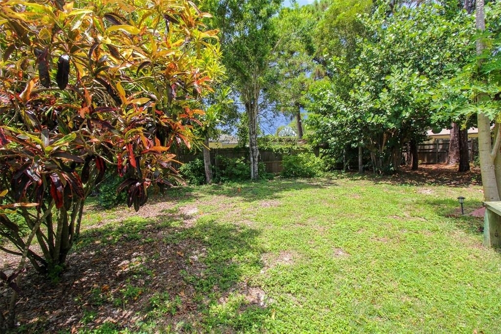1116 Royal Road - Photo 2