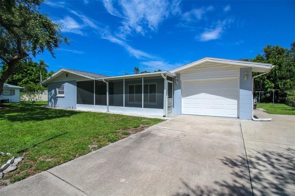 2521 Bismark Way - Photo 2