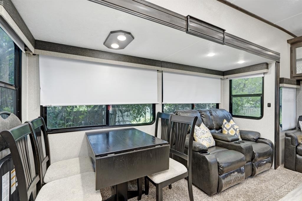 305 Linden Drive - Photo 3