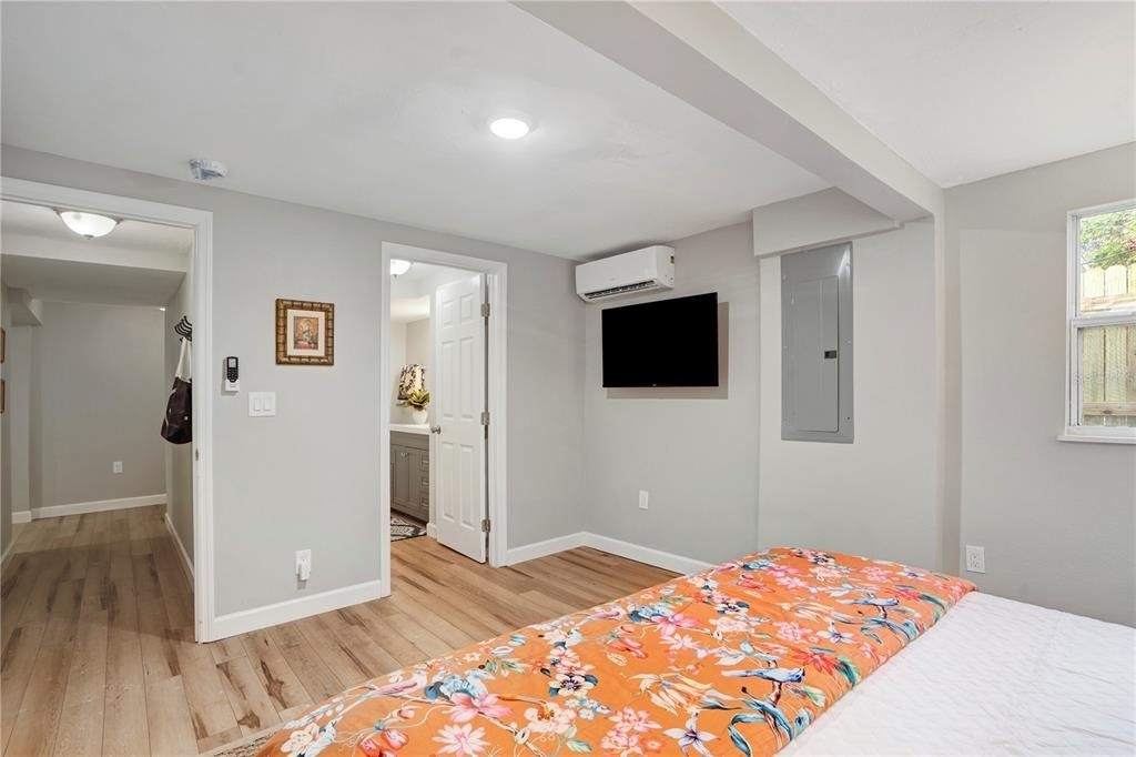 4705 Hollingsworth Avenue - Photo 11