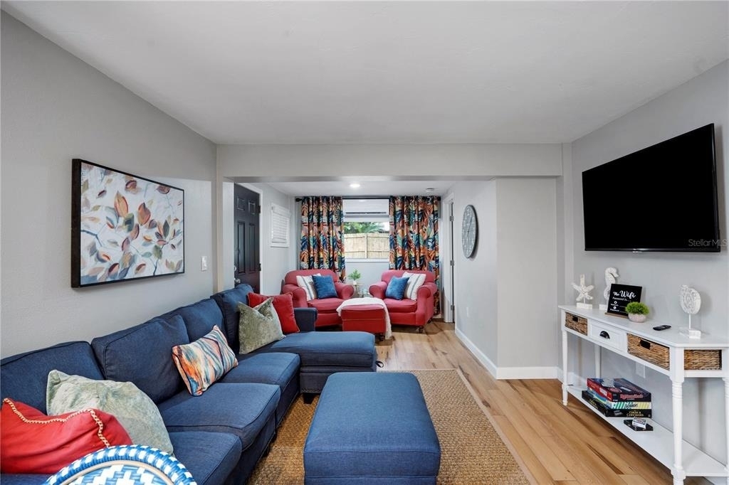4705 Hollingsworth Avenue - Photo 6