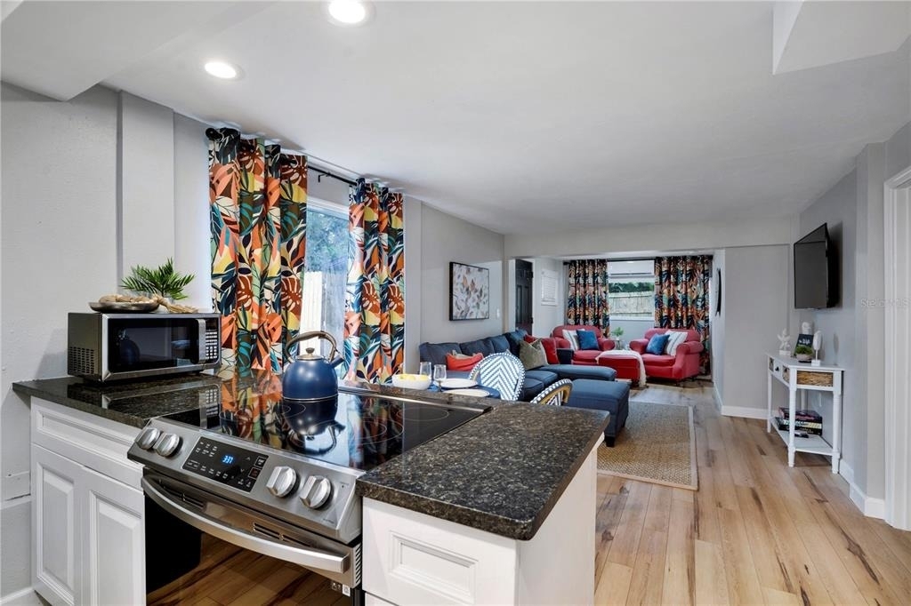 4705 Hollingsworth Avenue - Photo 5