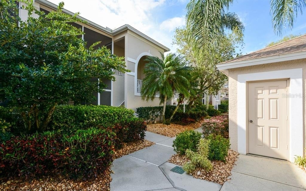 9611 Castle Point Drive - Photo 0