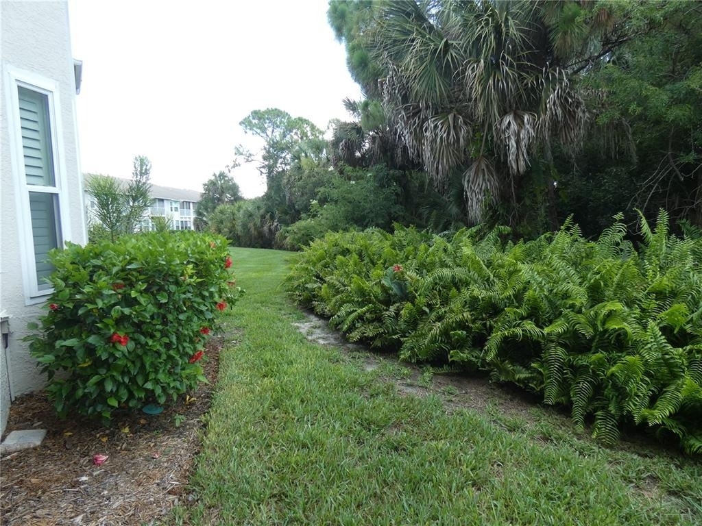 9611 Castle Point Drive - Photo 29