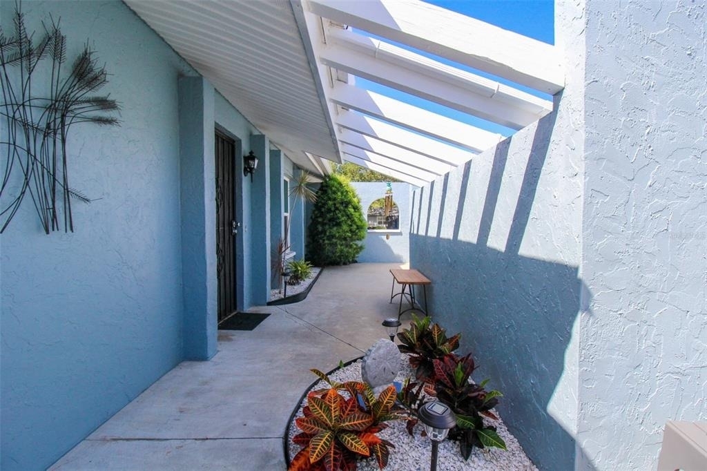 3852 Gatewood Drive - Photo 4