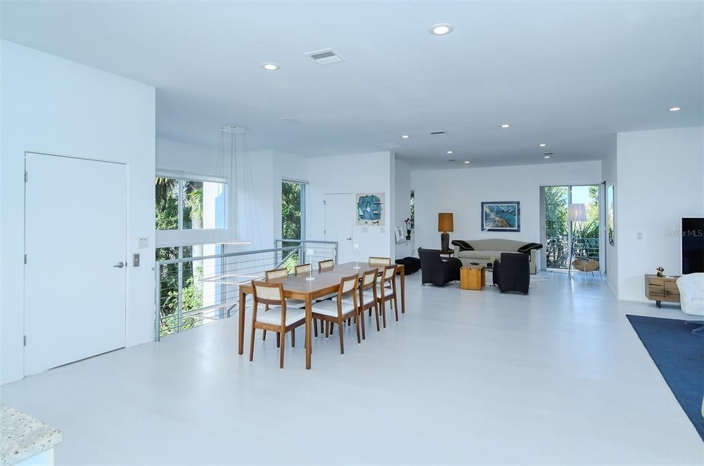 213 N Washington Drive - Photo 18