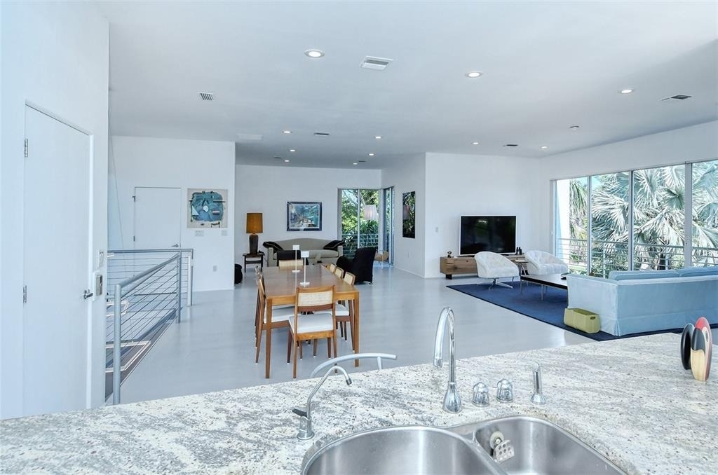 213 N Washington Drive - Photo 15