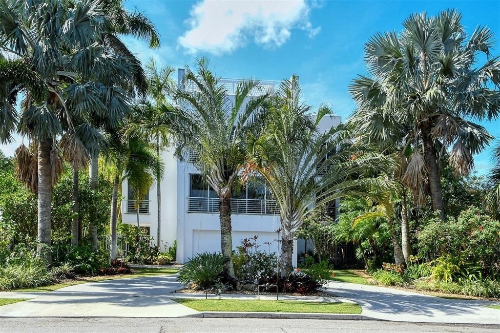 213 N Washington Drive - Photo 79