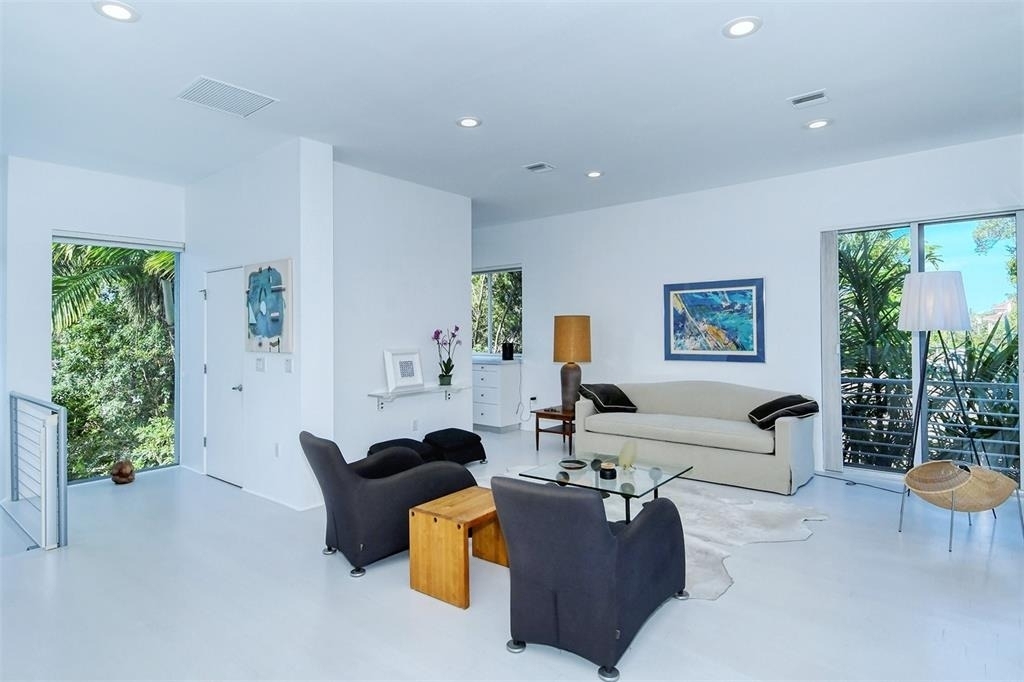 213 N Washington Drive - Photo 21