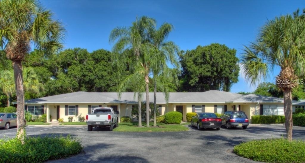 7062 W Country Club Drive N - Photo 0