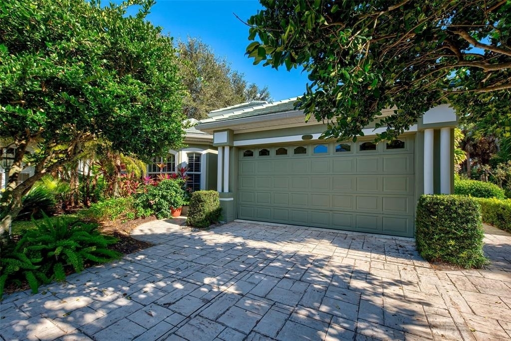354 Melrose Court - Photo 0