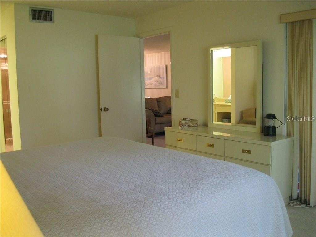 4397 Longmeadow - Photo 14
