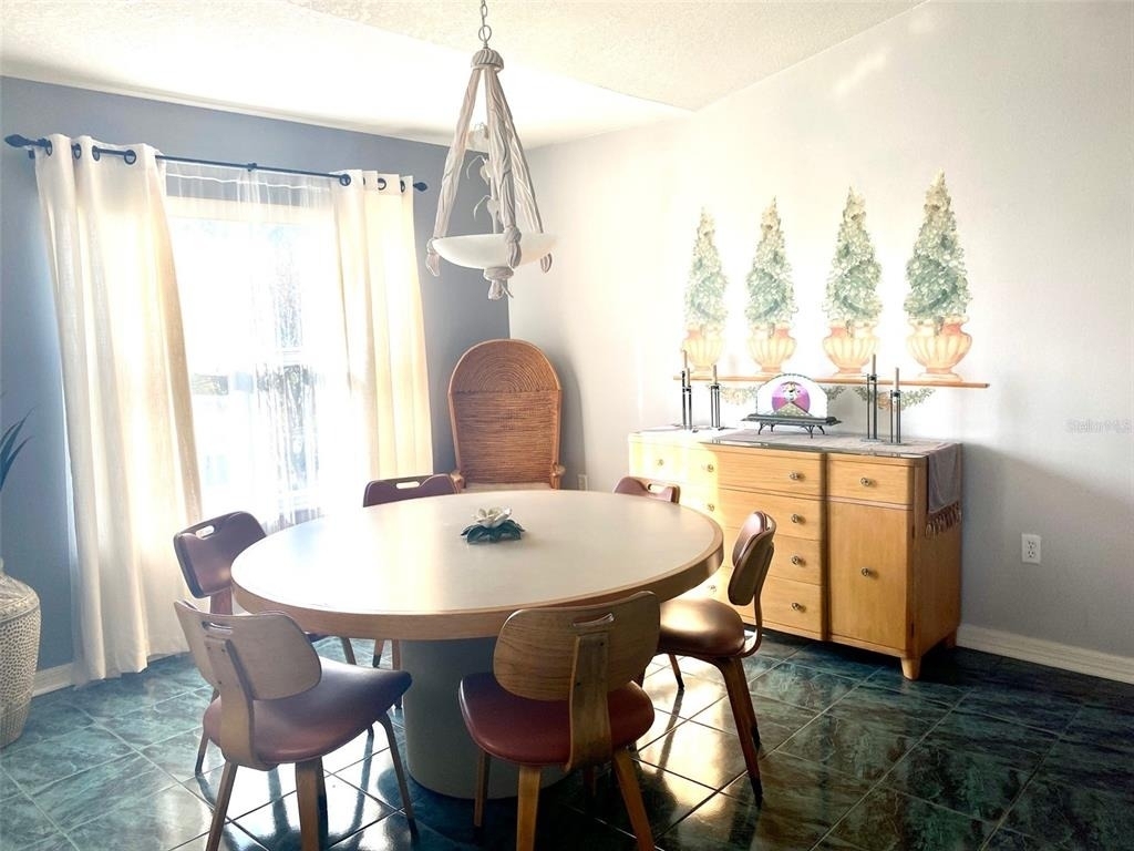 2602 Edgewater Court - Photo 8