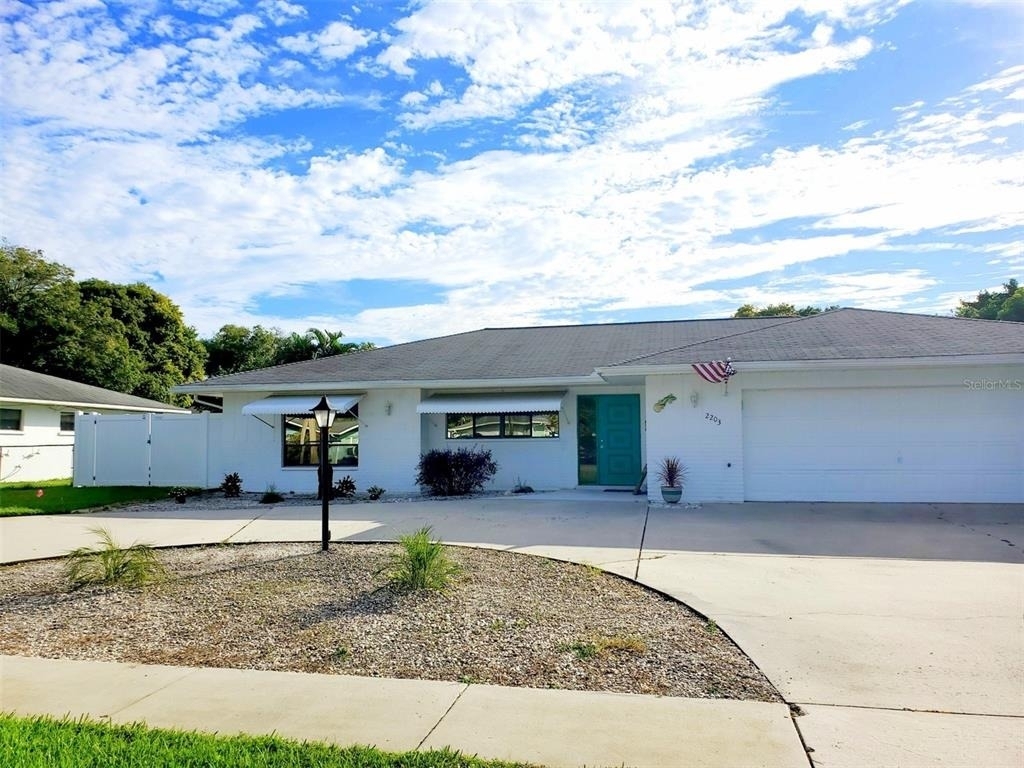 2203 43rd Street W - Photo 0