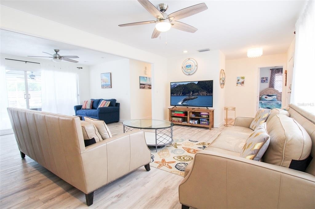 2232 Pine Terrace - Photo 9