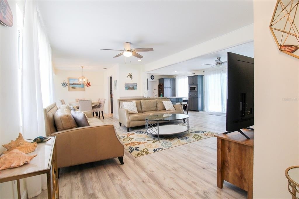 2232 Pine Terrace - Photo 4