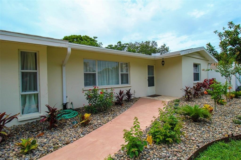 2232 Pine Terrace - Photo 2