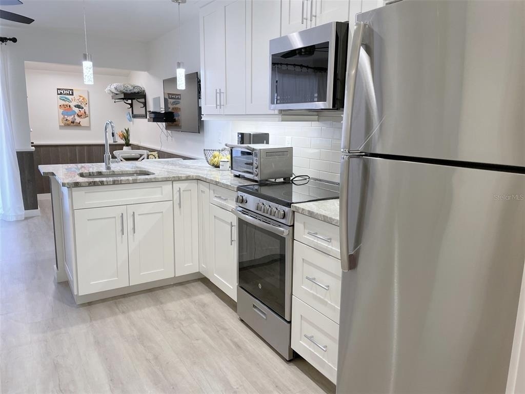 3543 Longmeadow - Photo 8