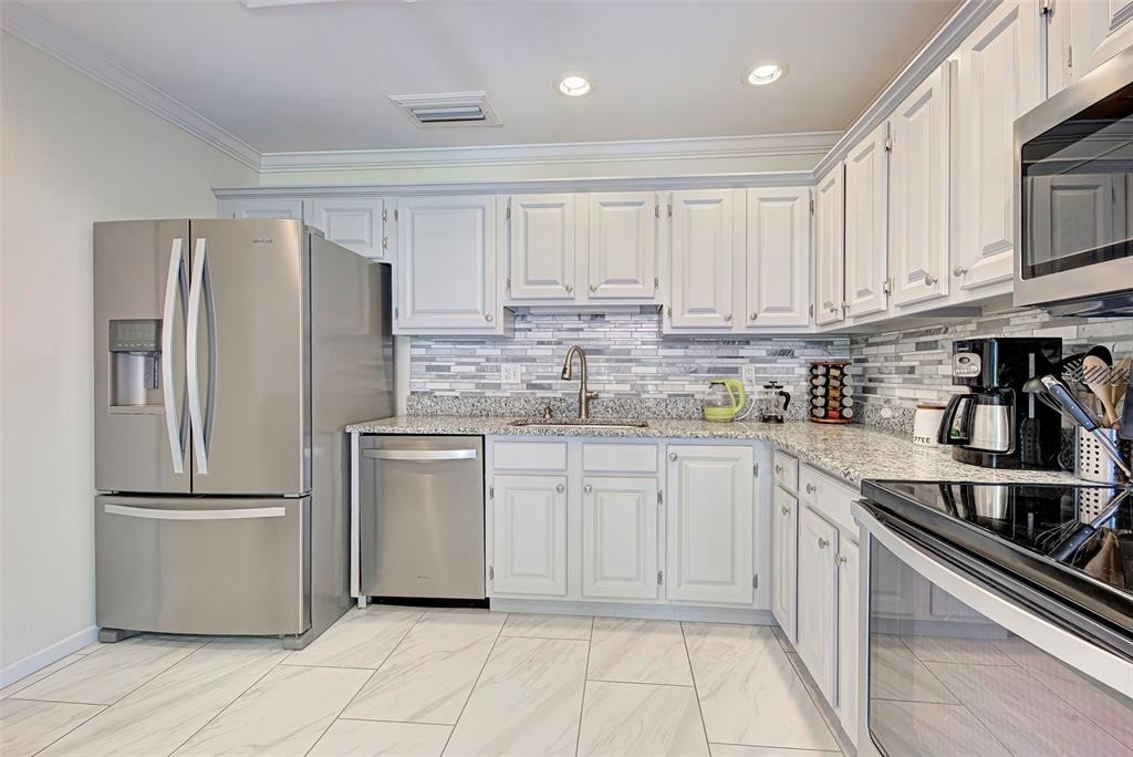 1740 Landings Boulevard - Photo 18