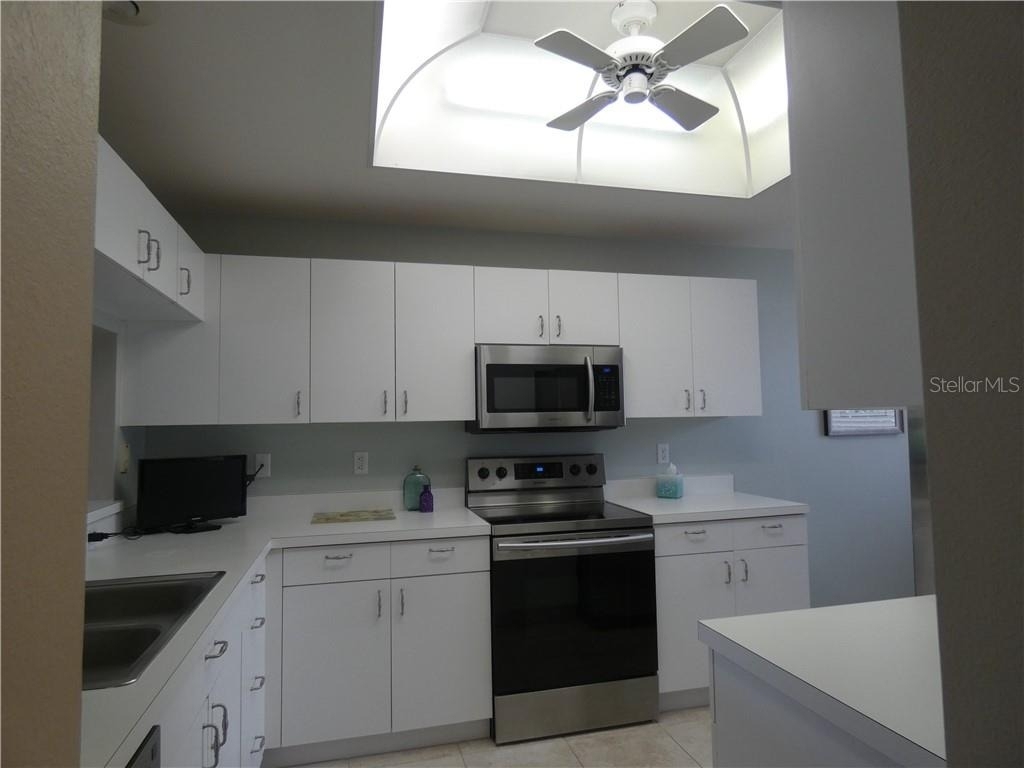 8735 Olde Hickory Avenue - Photo 1