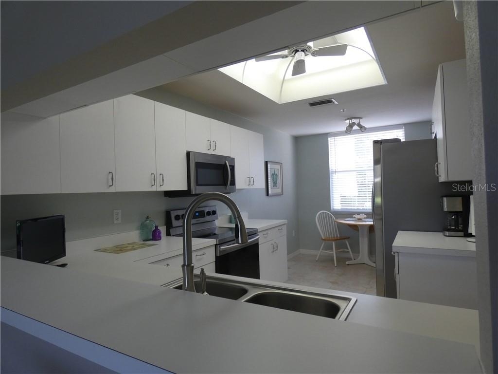 8735 Olde Hickory Avenue - Photo 2
