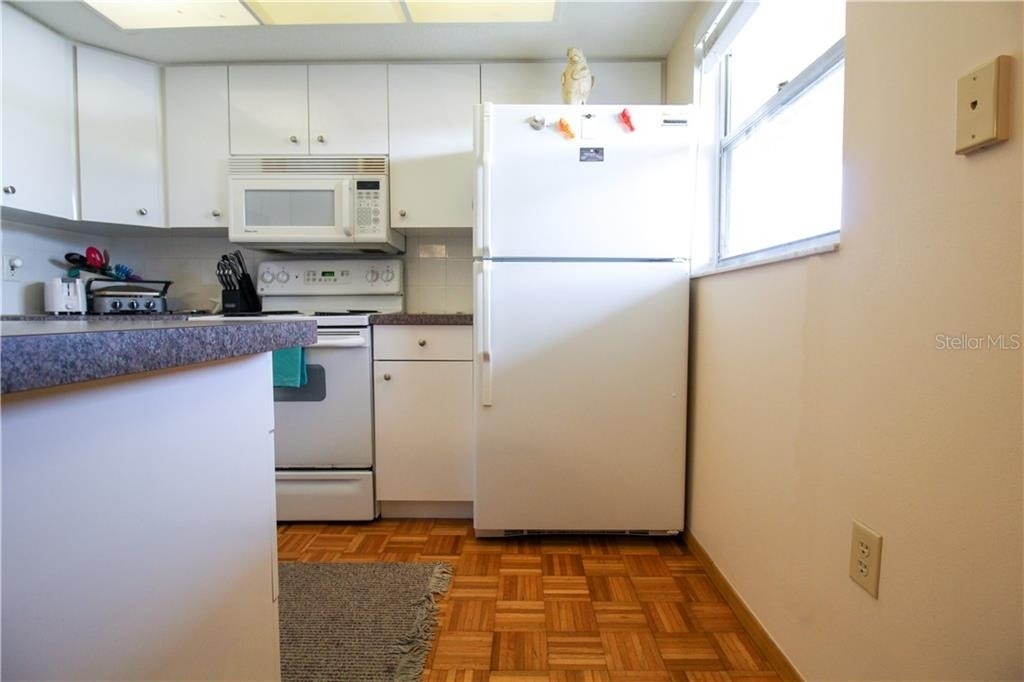 460 Base Avenue E - Photo 5