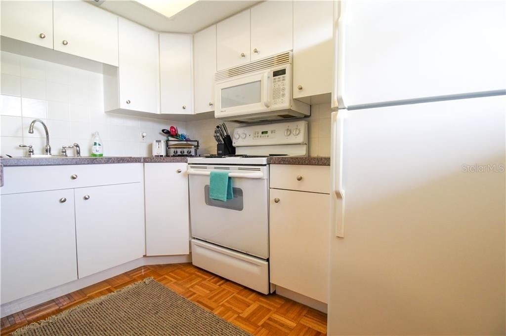 460 Base Avenue E - Photo 6