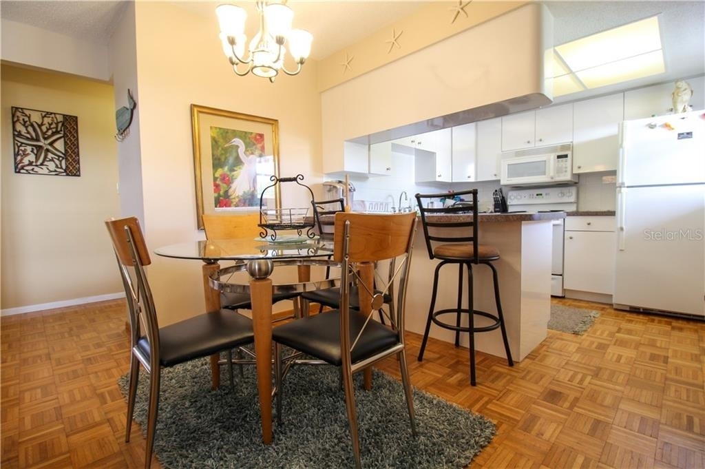 460 Base Avenue E - Photo 4