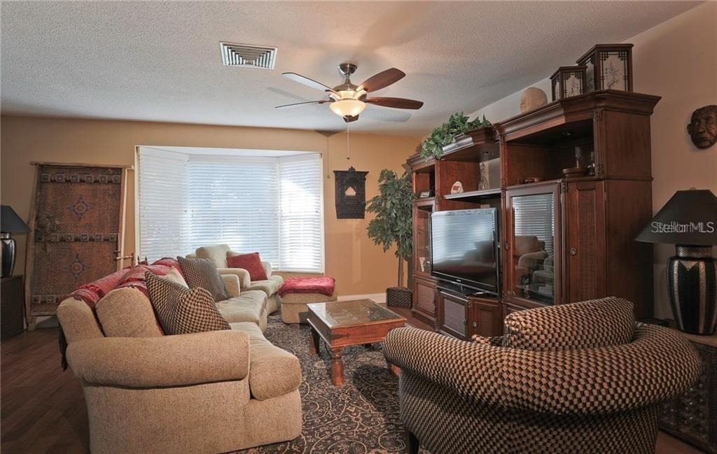 2929 Mayflower Street - Photo 3