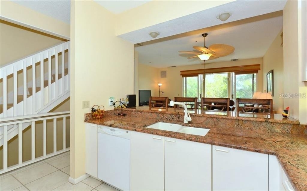 655 Cedars Court - Photo 4