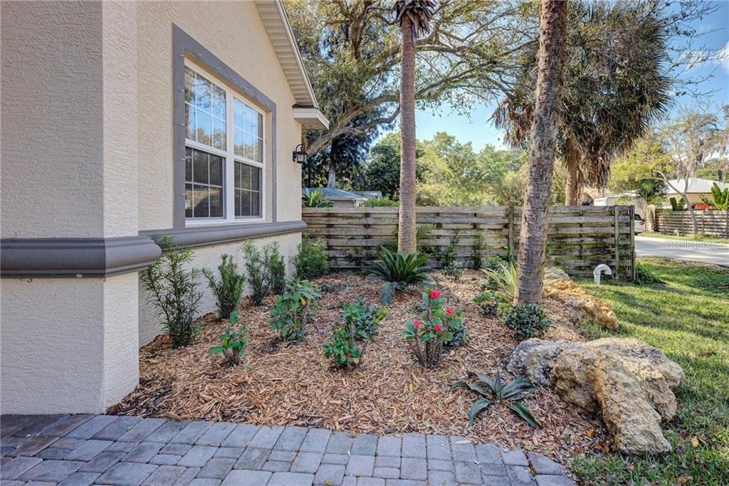 2330 Bradford Street - Photo 3