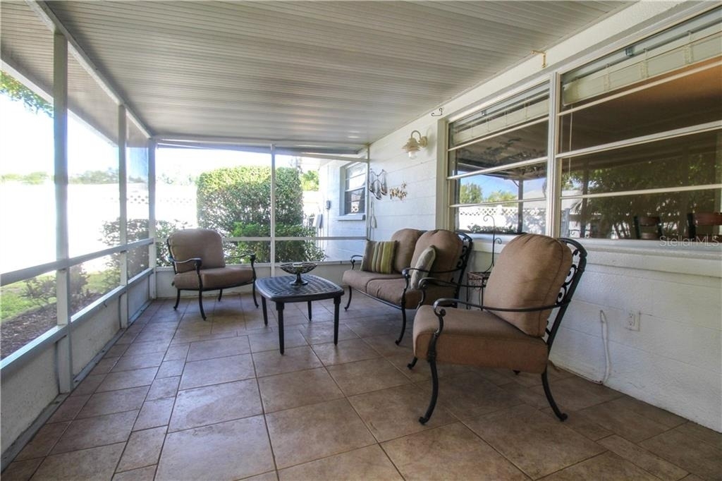 2806 Taunton Drive W - Photo 30