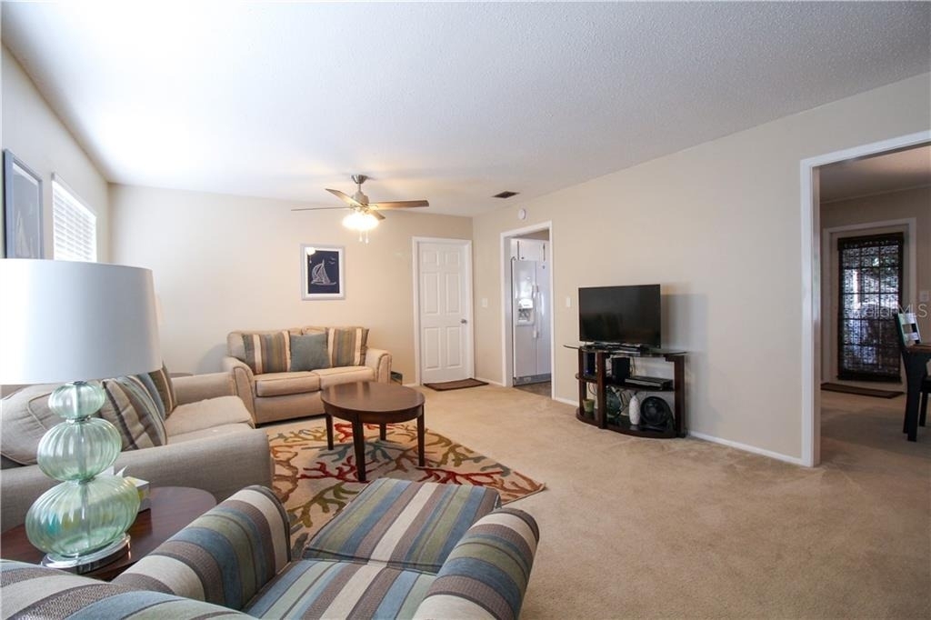 2806 Taunton Drive W - Photo 6