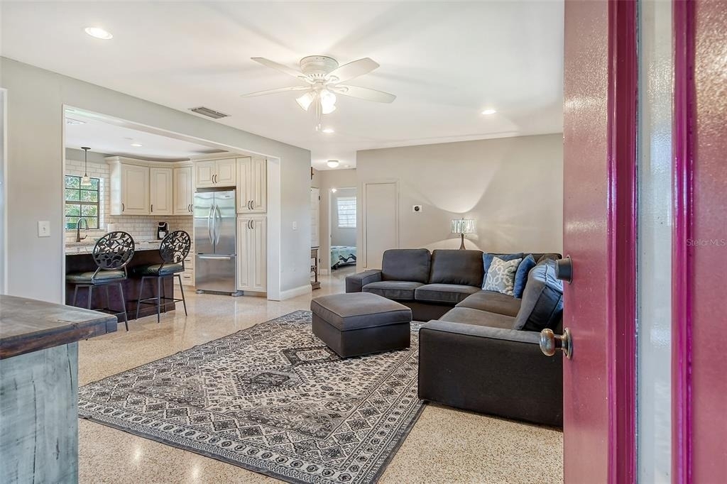 2309 Lynn Street - Photo 2