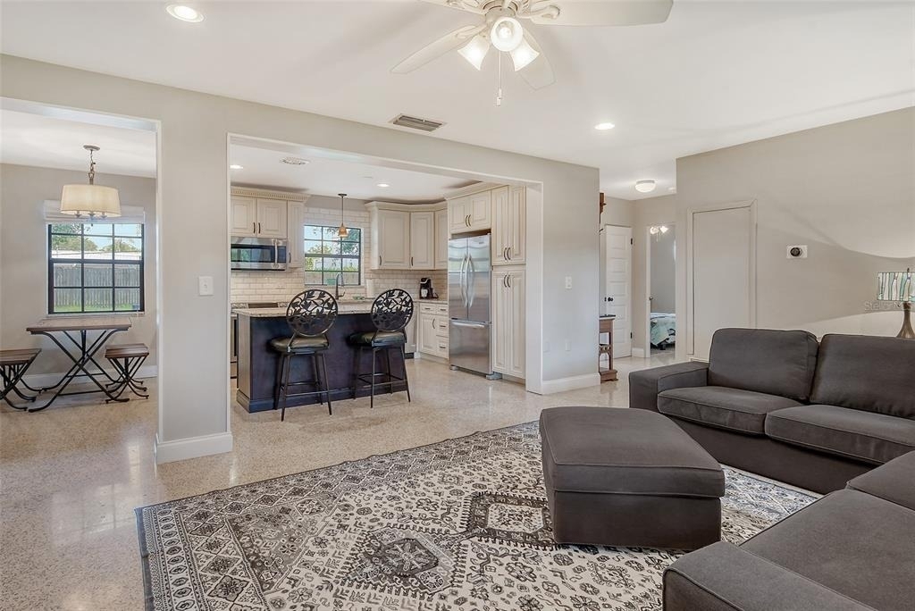 2309 Lynn Street - Photo 3