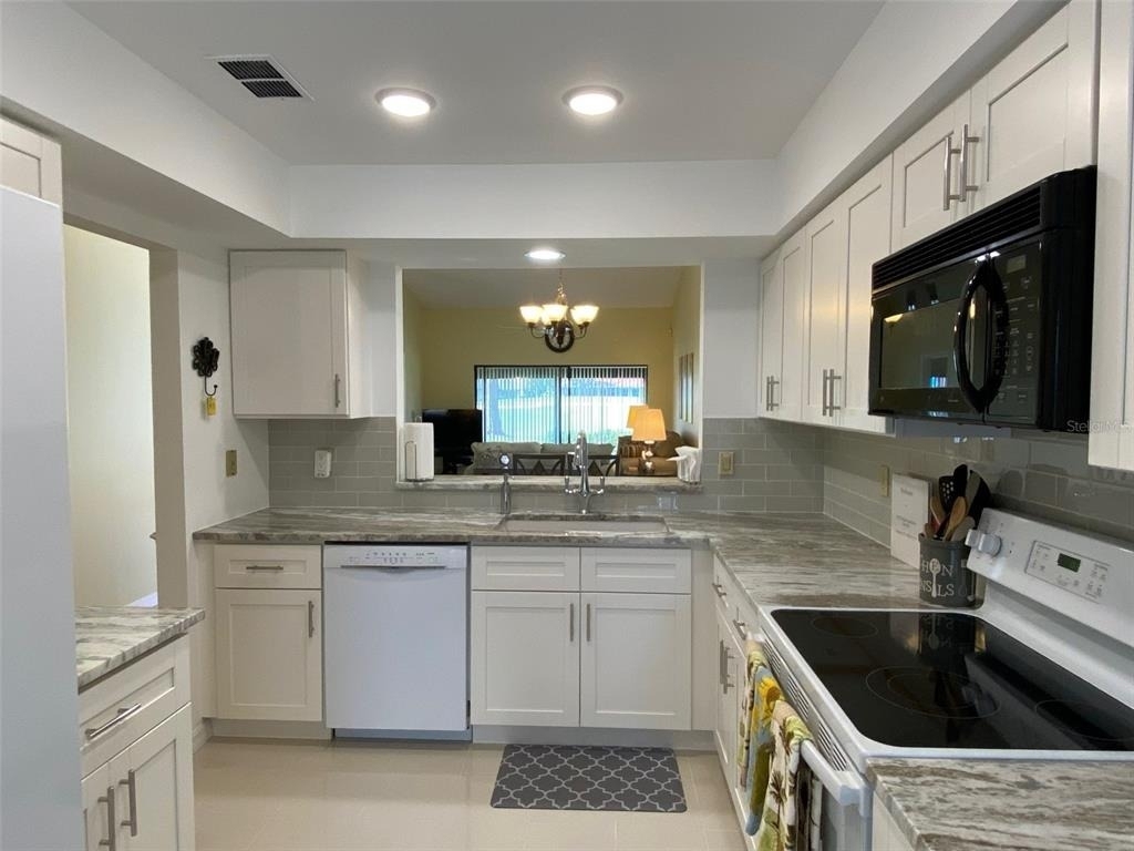 6281 Timberlake Drive - Photo 12