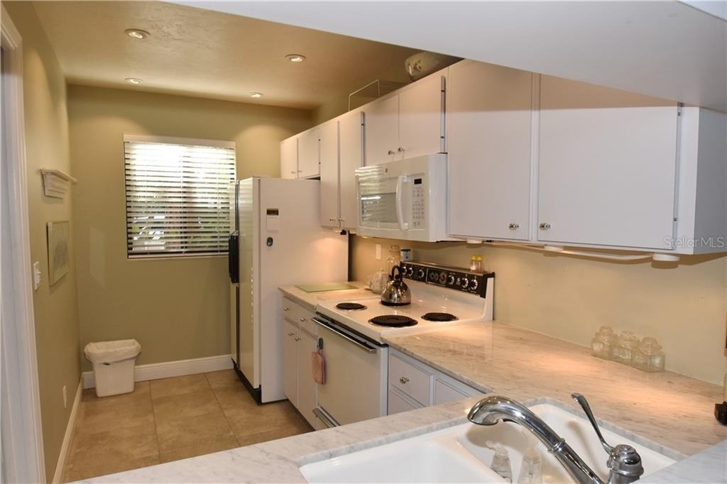 1716 Glenhouse Drive - Photo 6