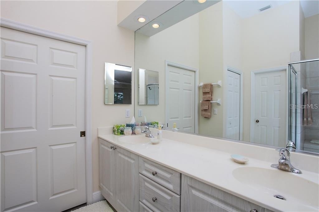 7725 Whitebridge Glen - Photo 17