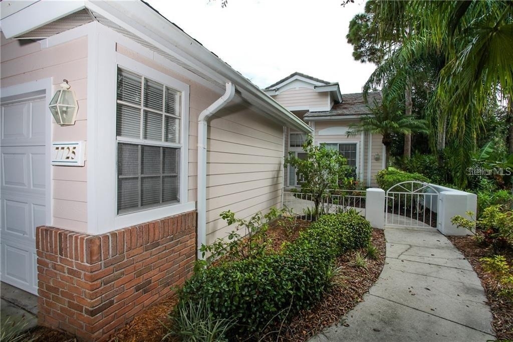 7725 Whitebridge Glen - Photo 1