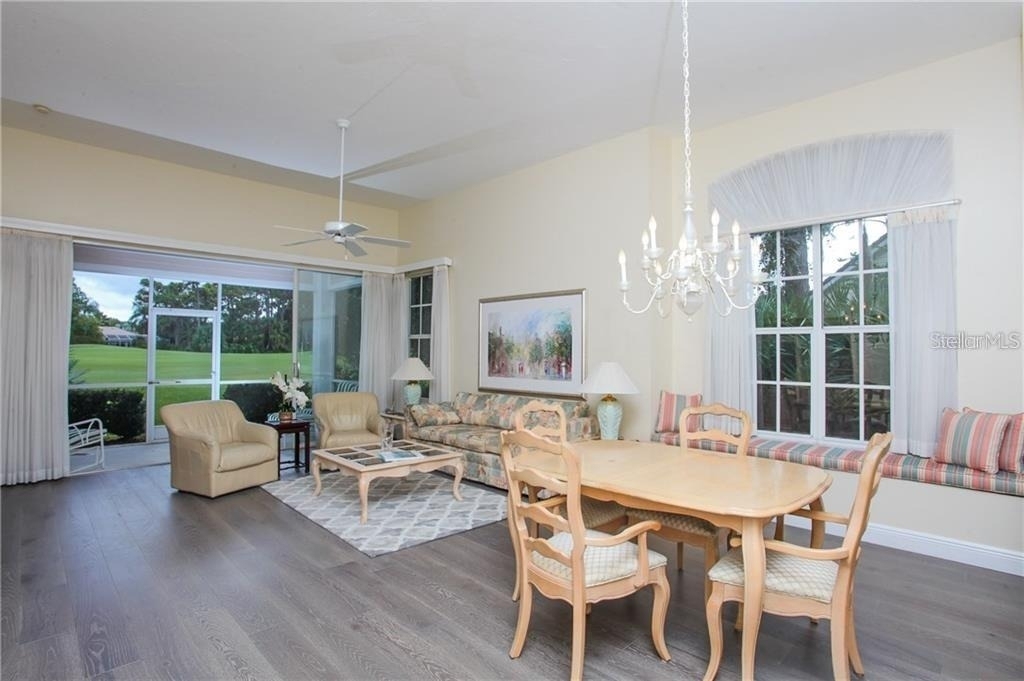 7725 Whitebridge Glen - Photo 6