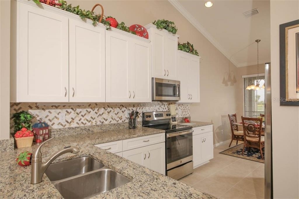 12720 Sorrento Way - Photo 4