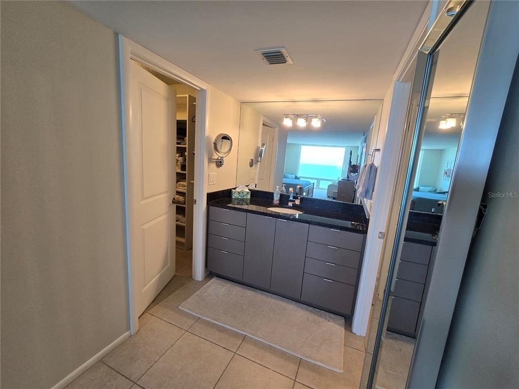 2425 Gulf Of Mexico Drive - Photo 32