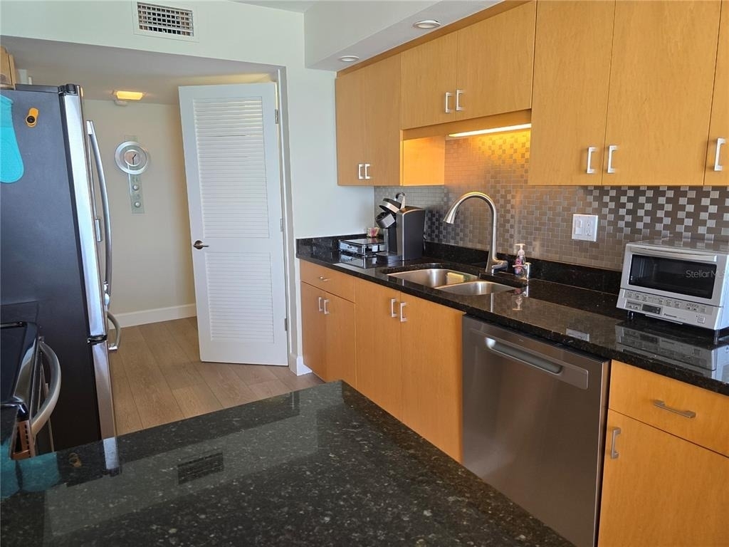 2425 Gulf Of Mexico Drive - Photo 18