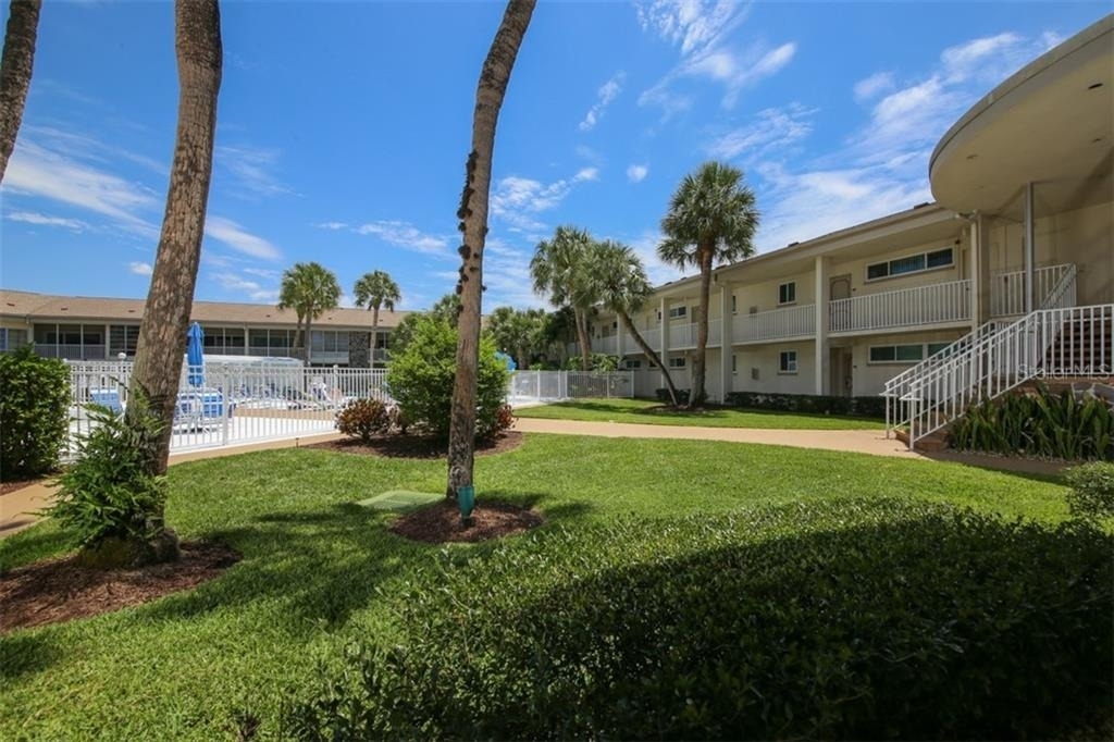 500 S Washington Drive - Photo 2