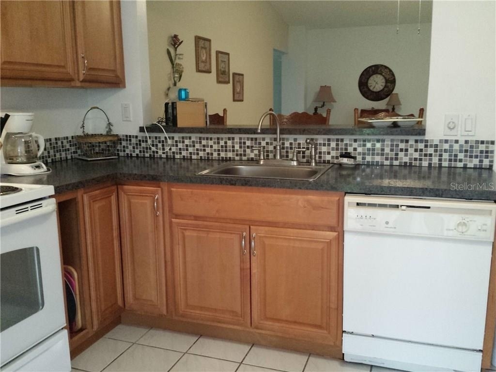 4107 41st Street W - Photo 2